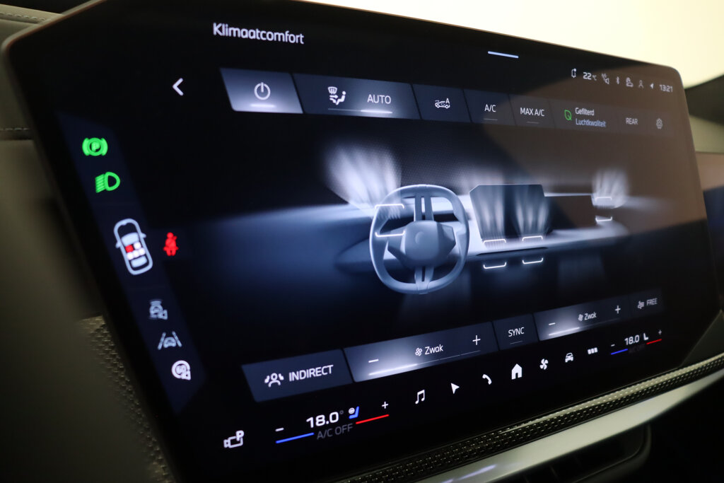 BMW i7 84