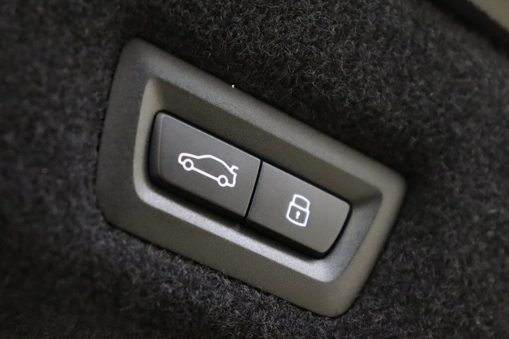 BMW i7 117