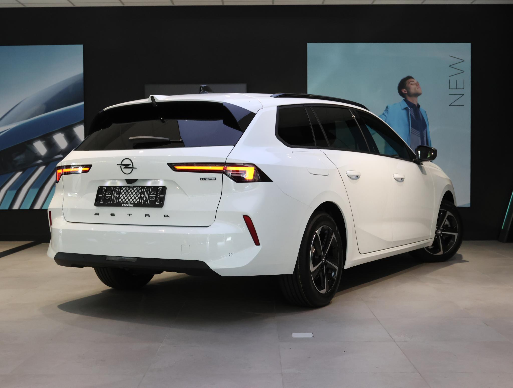 Opel Astra Sports Tourer Business Edition Hybrid 145 pk Automaat - Afbeelding 3