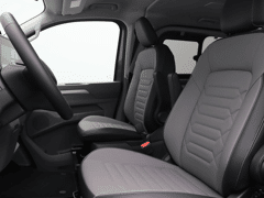 Volkswagen Transporter Caravelle 2.5 L2H1 eHybrid Style 233PK Aut. incl. BTW en BPM, Leder, 360gr. Camera, Navi, Side Assist, Keyless, Matrix-LED Koplampen, Adaptieve Cruise Control, Trekhaak, 17" LM Velgen, 8-zitpl., Stoel-stuurverw - Obraz 5