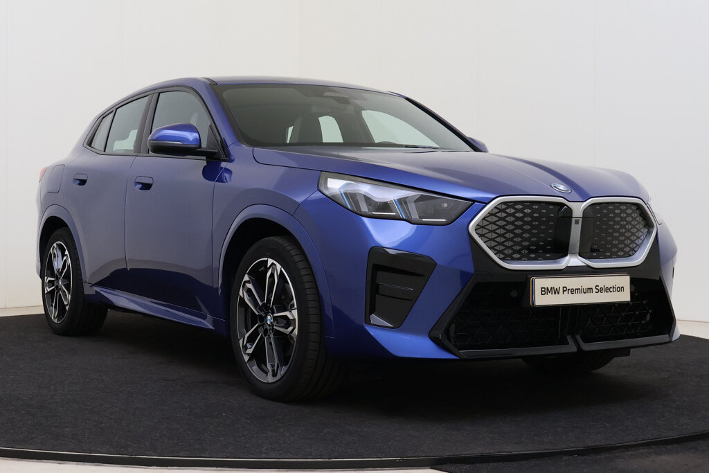 BMW iX2 13