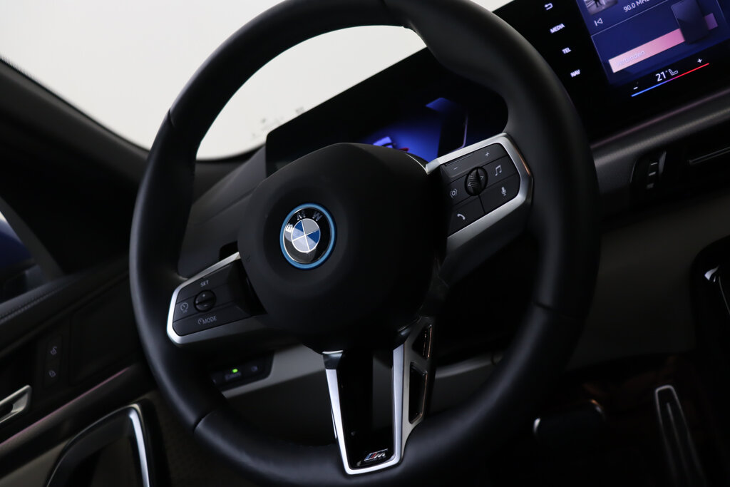 BMW iX2 22