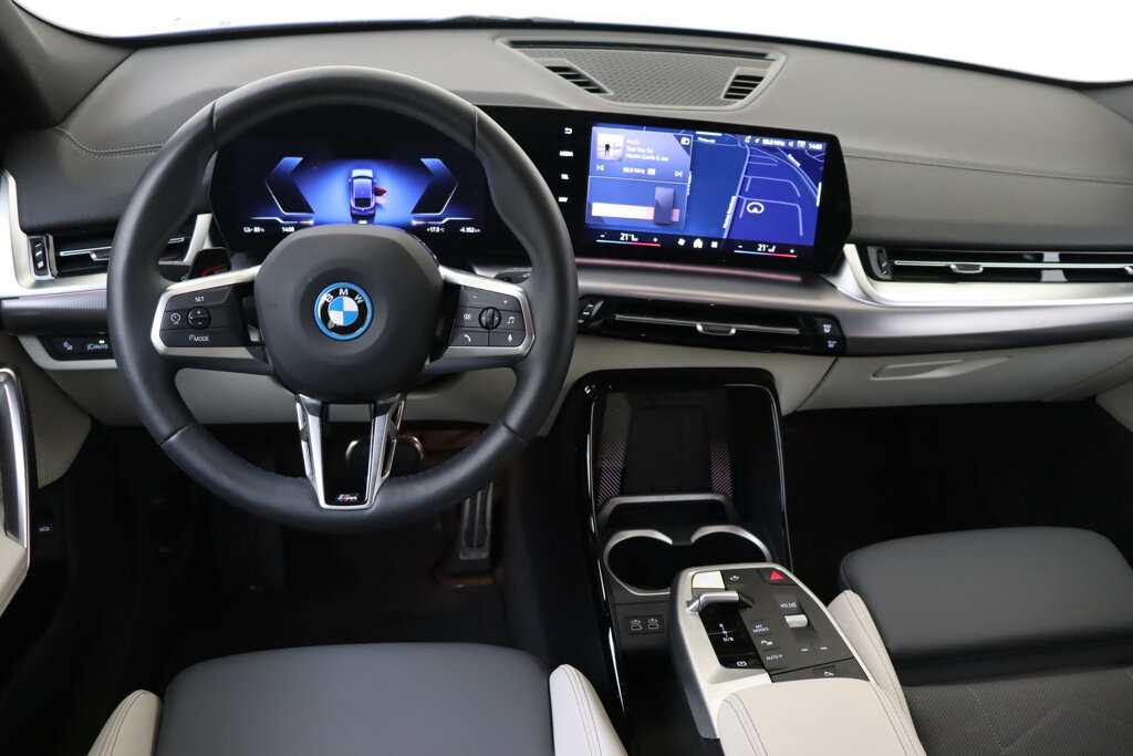 BMW iX2 23