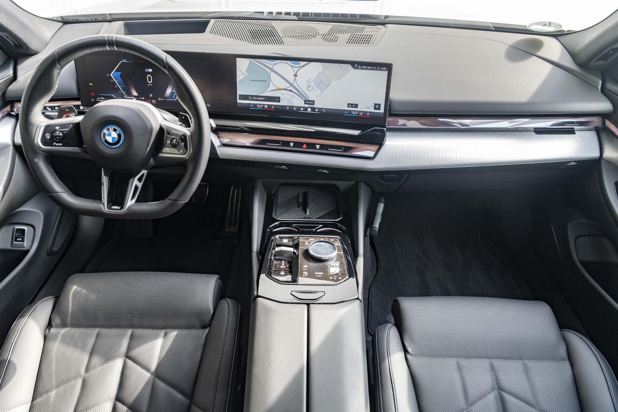 BMW 5 Serie 550e xDrive Touring - Afbeelding 3