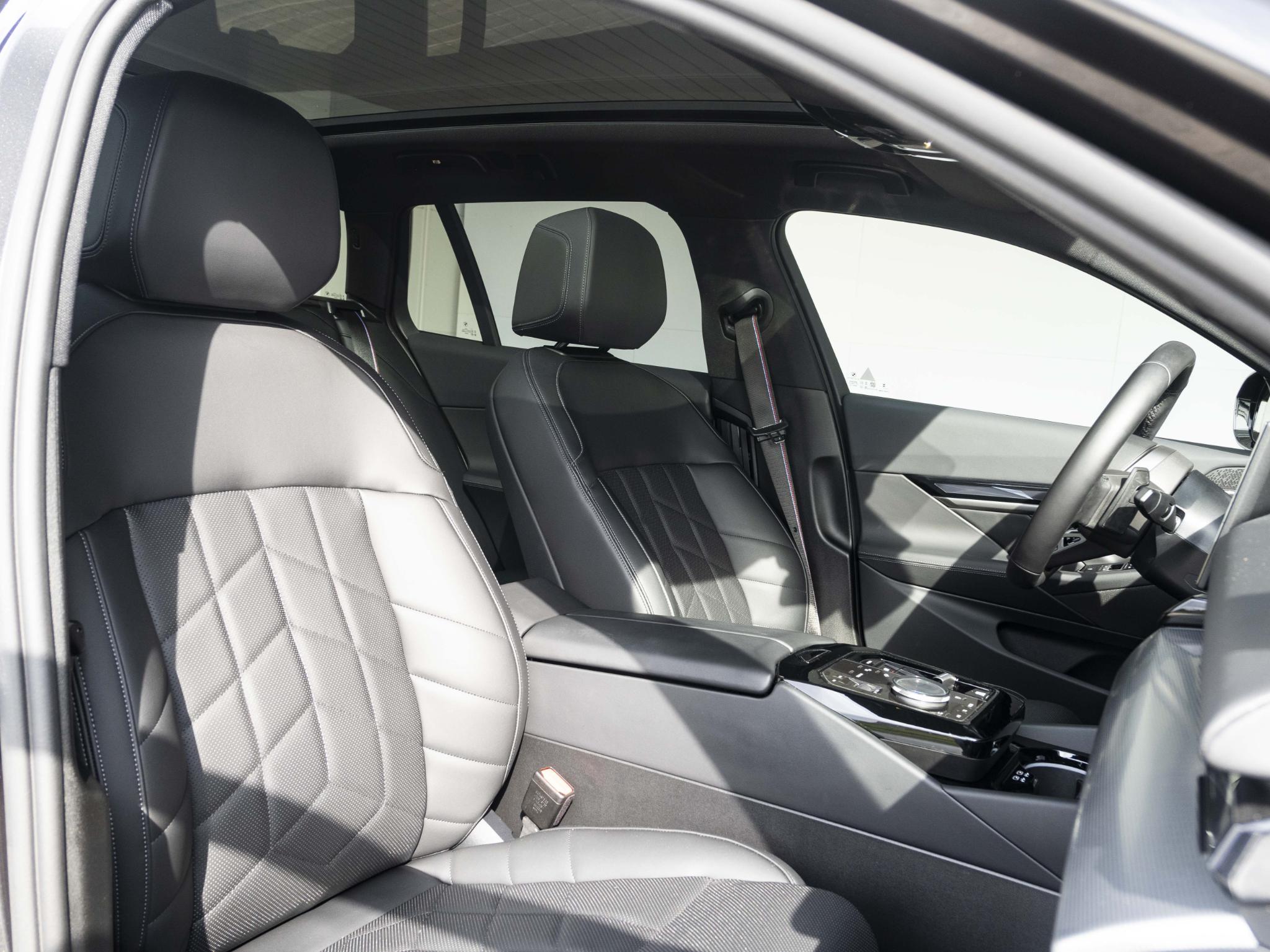 BMW 5 Serie 550e xDrive Touring - Afbeelding 4