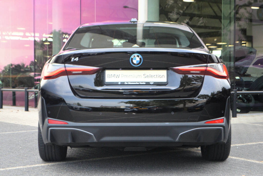BMW i4 6