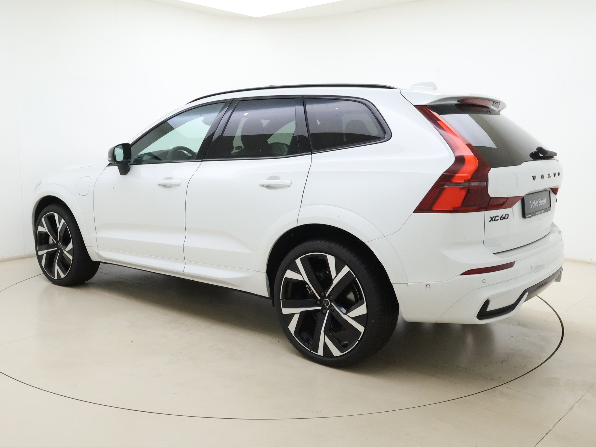 Volvo XC60 2.0 T8 Plug-in hybrid AWD Ultra Black Edition - Afbeelding 2