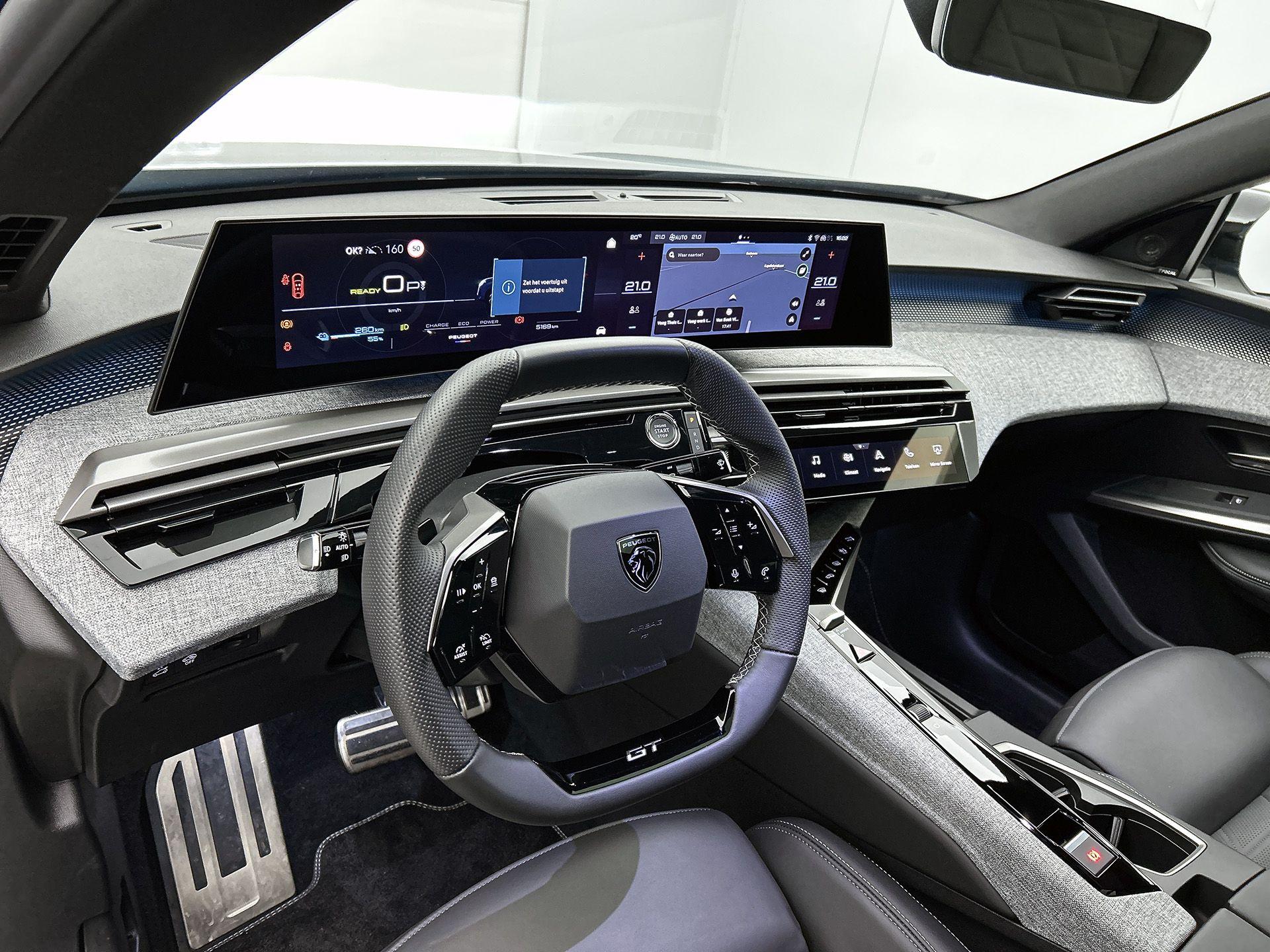 Peugeot e-3008