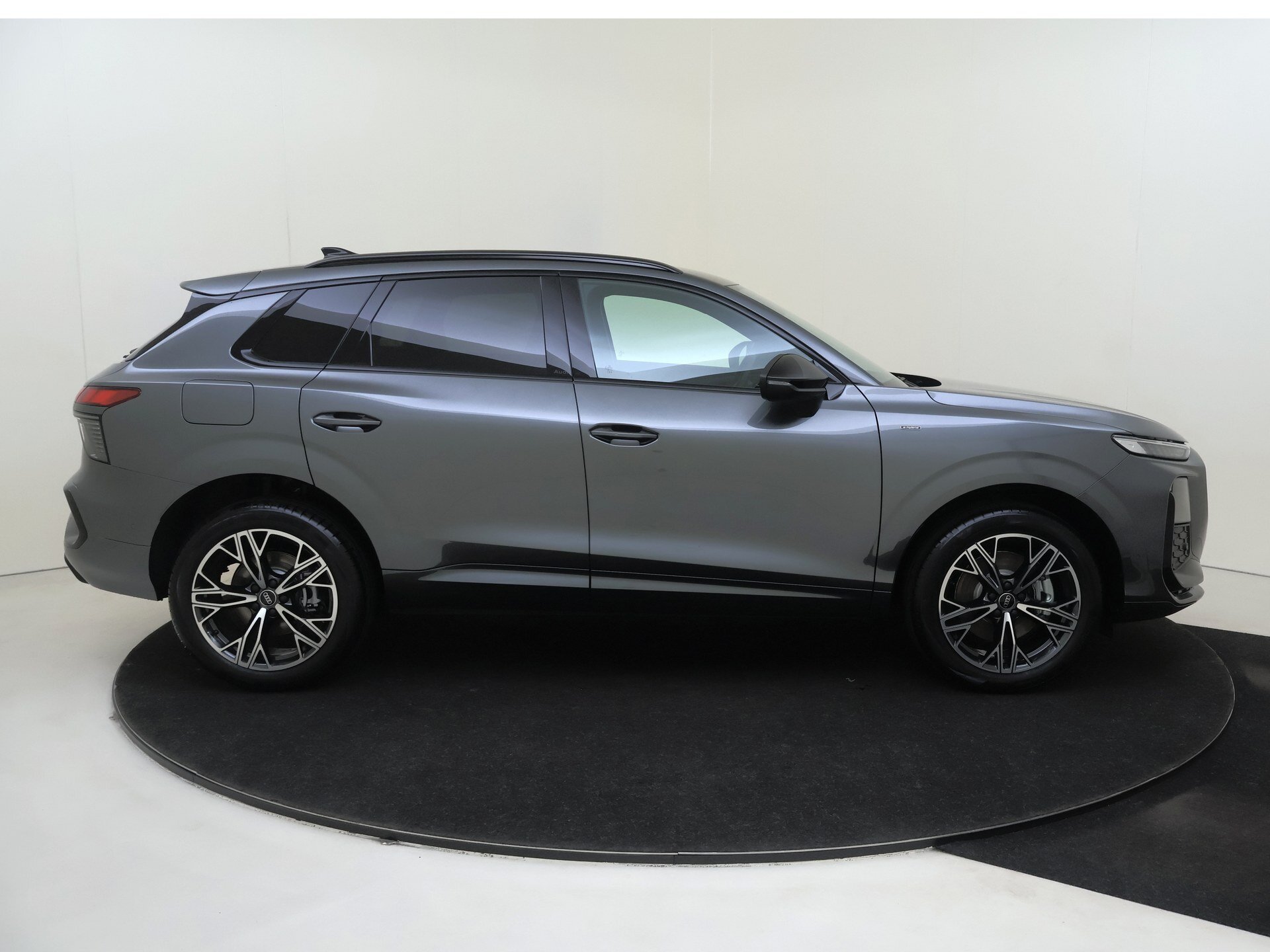 Audi Q3 e-hybrid S tronic 6 272pk - Afbeelding 3