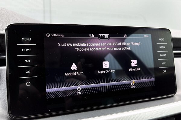 Apple Carplay/Android Auto Apple Carplay/Android Auto
