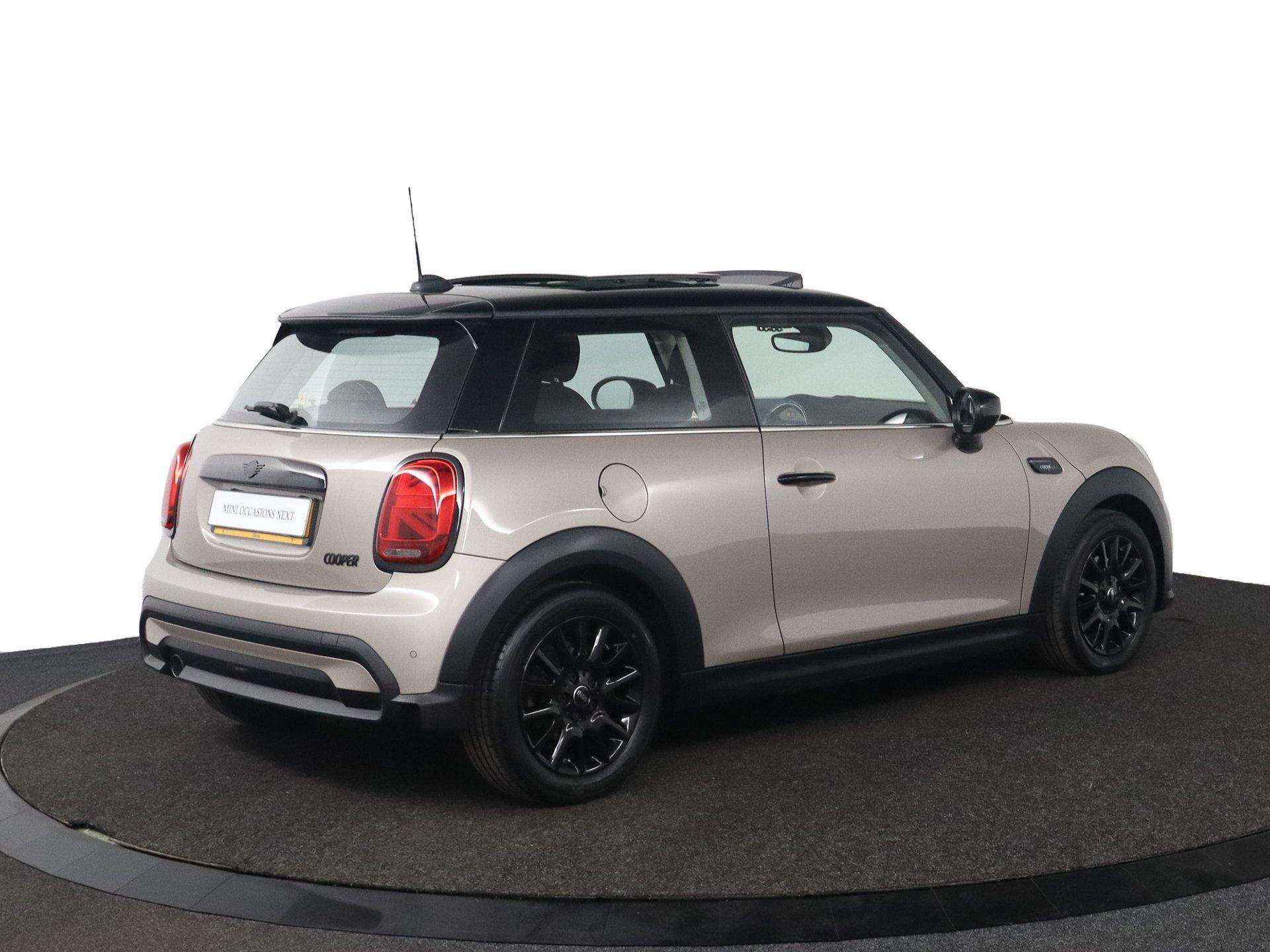 MINI 3-Deurs 1.5 Cooper Camden Edition - Afbeelding 2