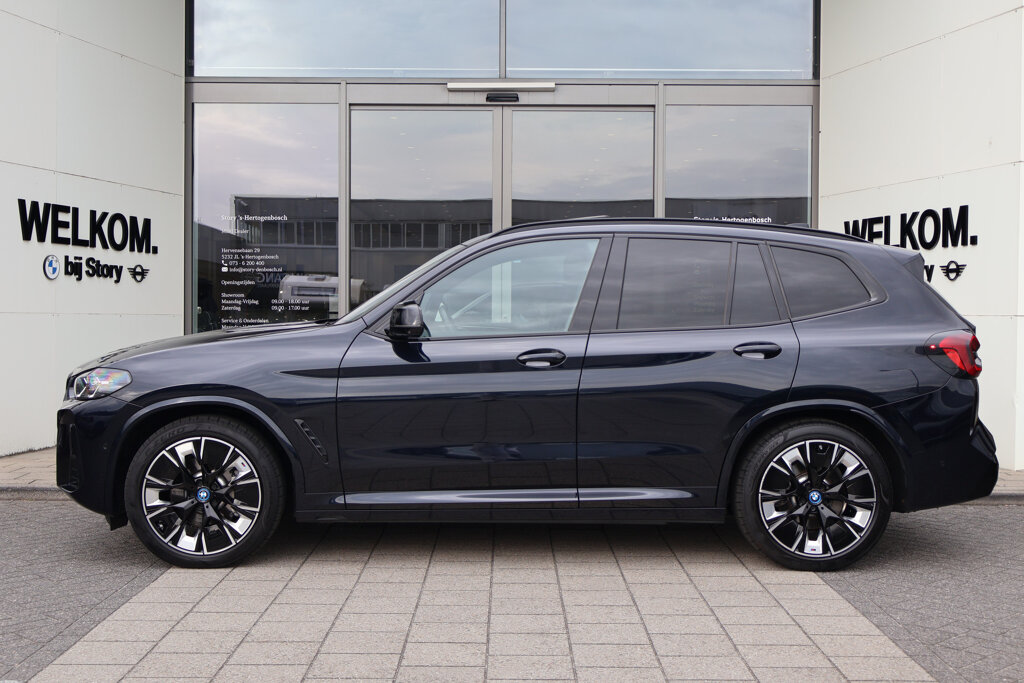 BMW iX3 7