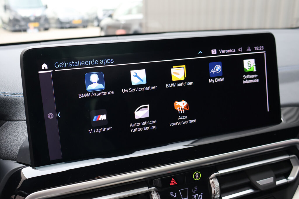 BMW iX3 29