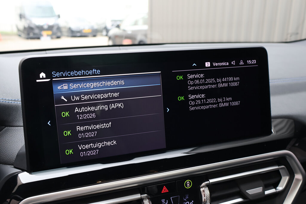 BMW iX3 31
