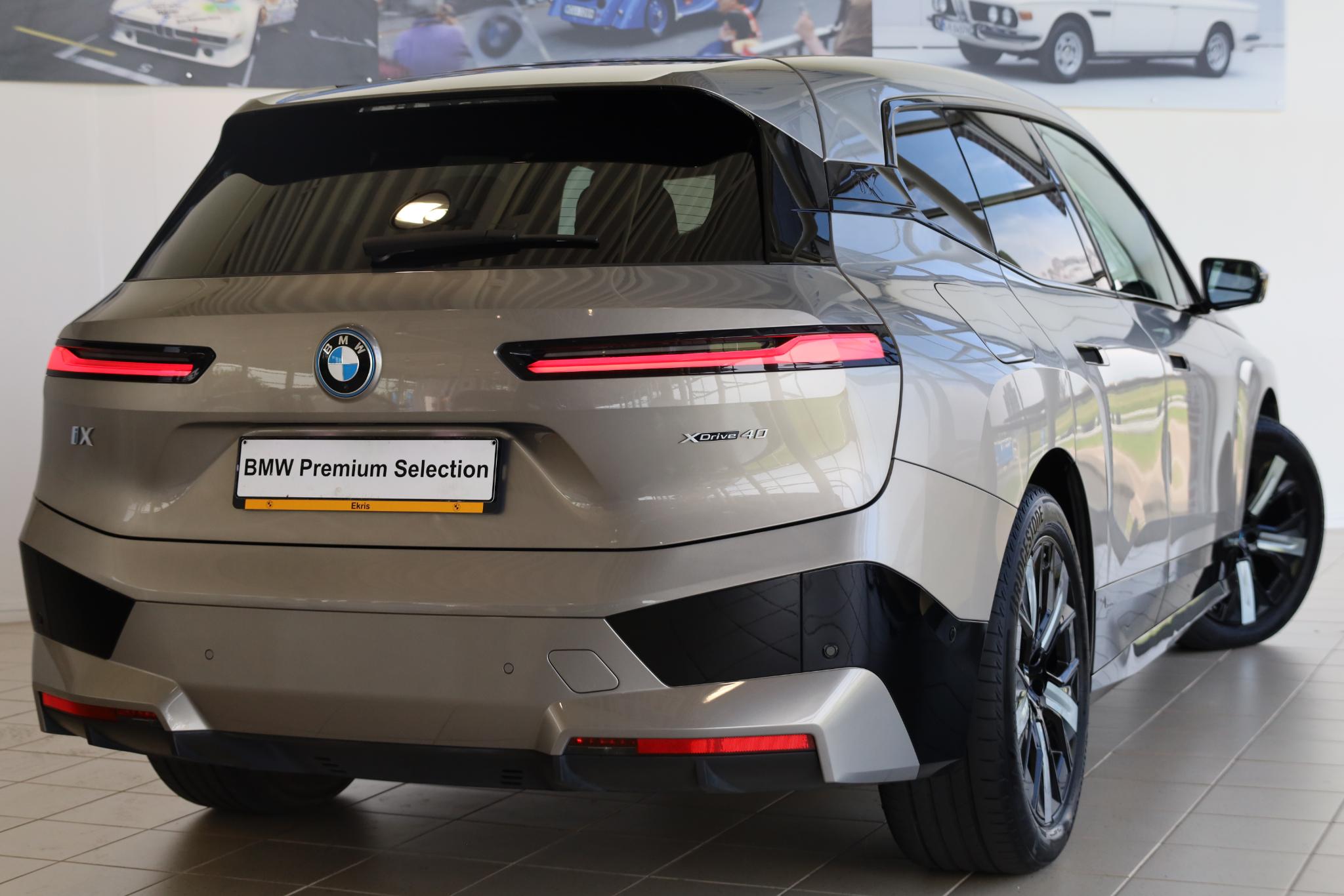 BMW iX
