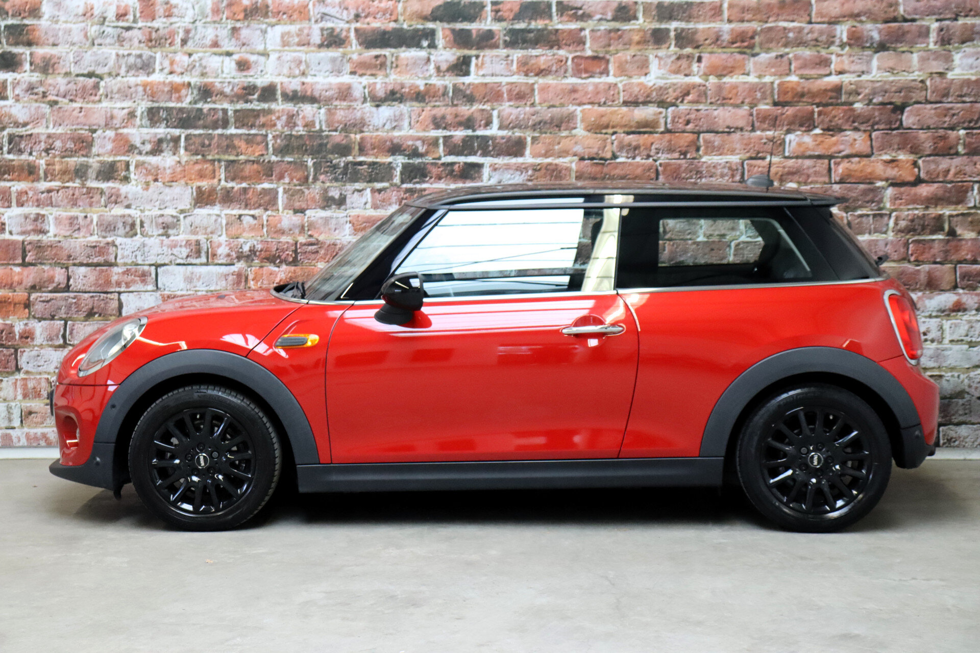 MINI Cooper Hatchback Pepper Business Automaat 3 deurs - Afbeelding 3
