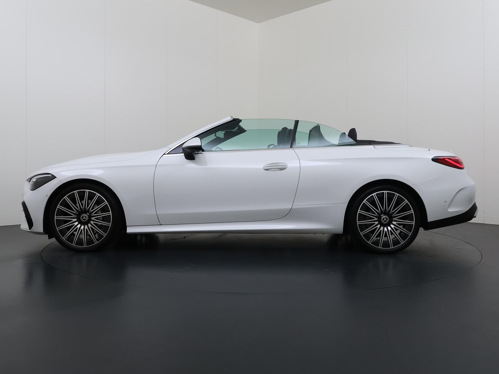 Mercedes-Benz CLE Cabriolet 300 4MATIC AMG Line - Afbeelding 4