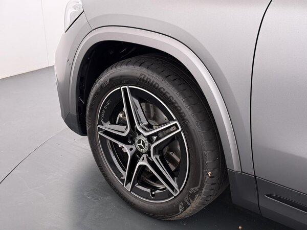 19'' 5 dubbelspaaks lichtmetalen AMG-velgen