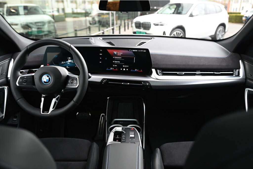 BMW iX2 2