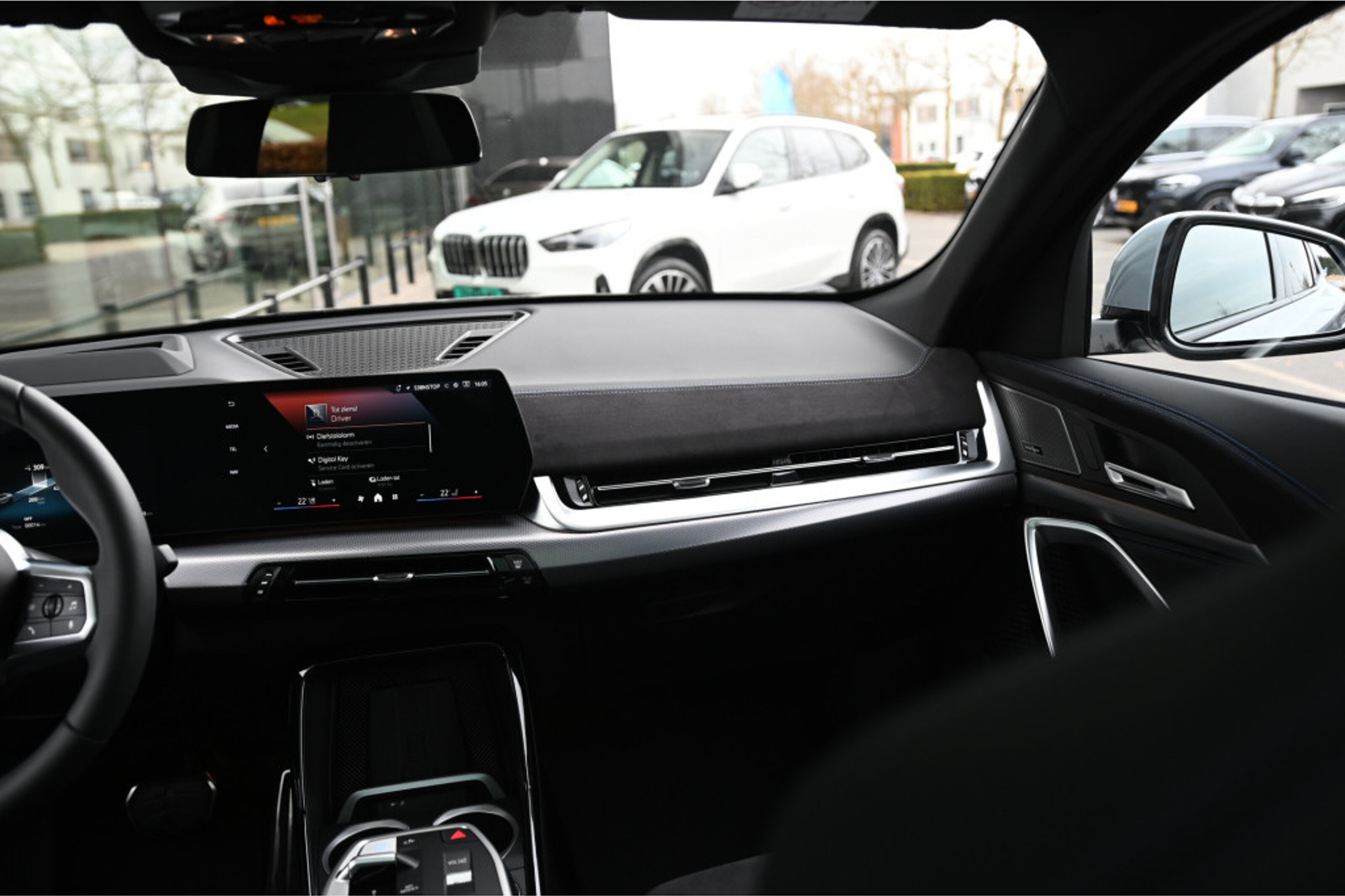 BMW iX2 6