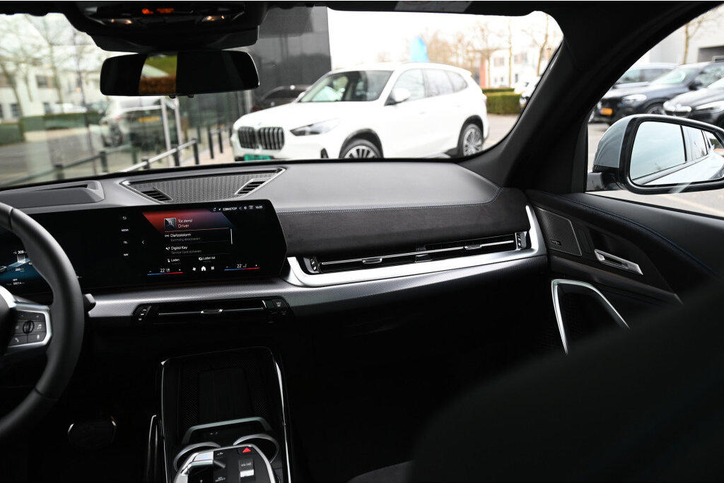 BMW iX2 6