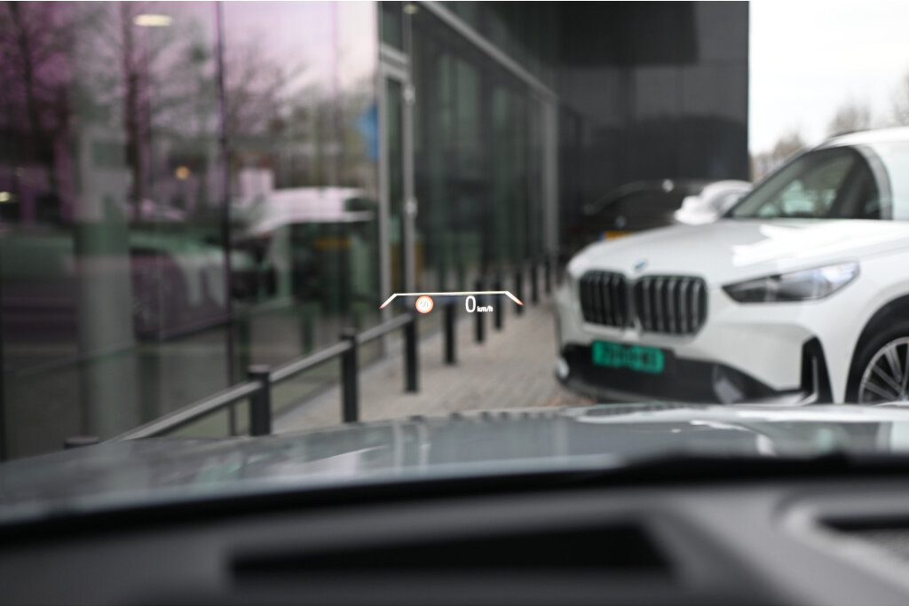 BMW iX2 18