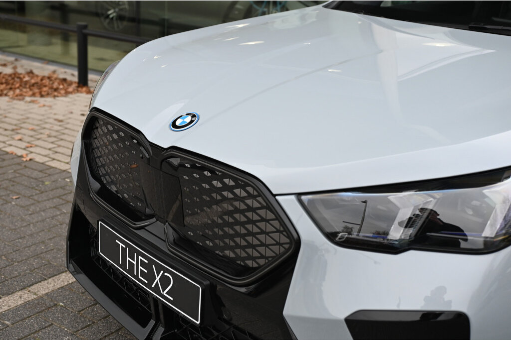 BMW iX2 21