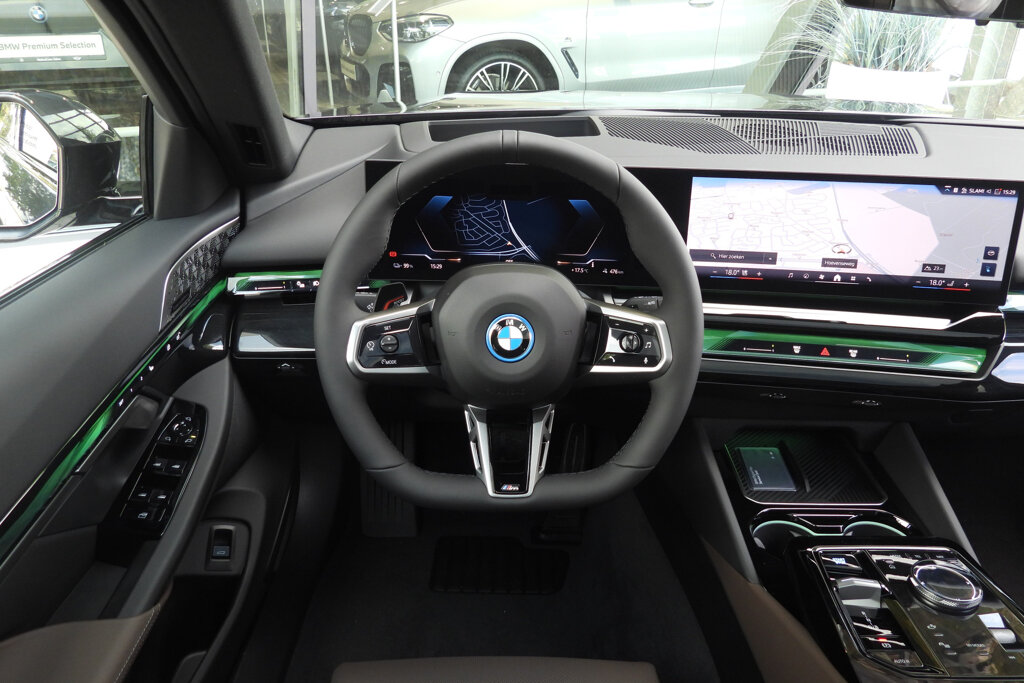 BMW i5 2
