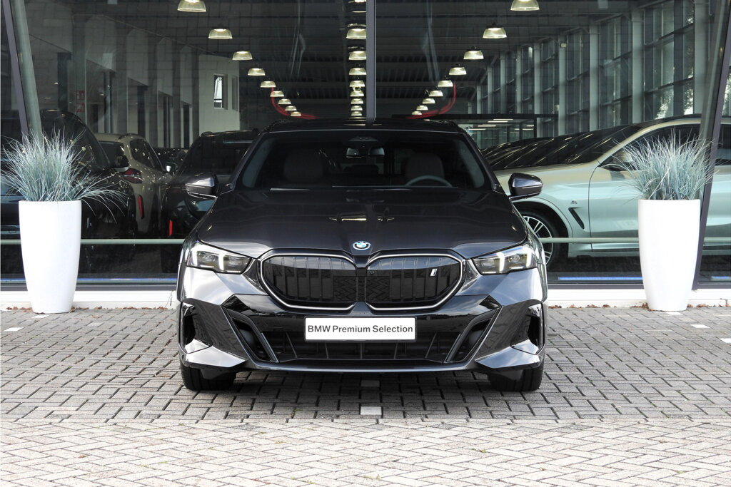 BMW i5 9