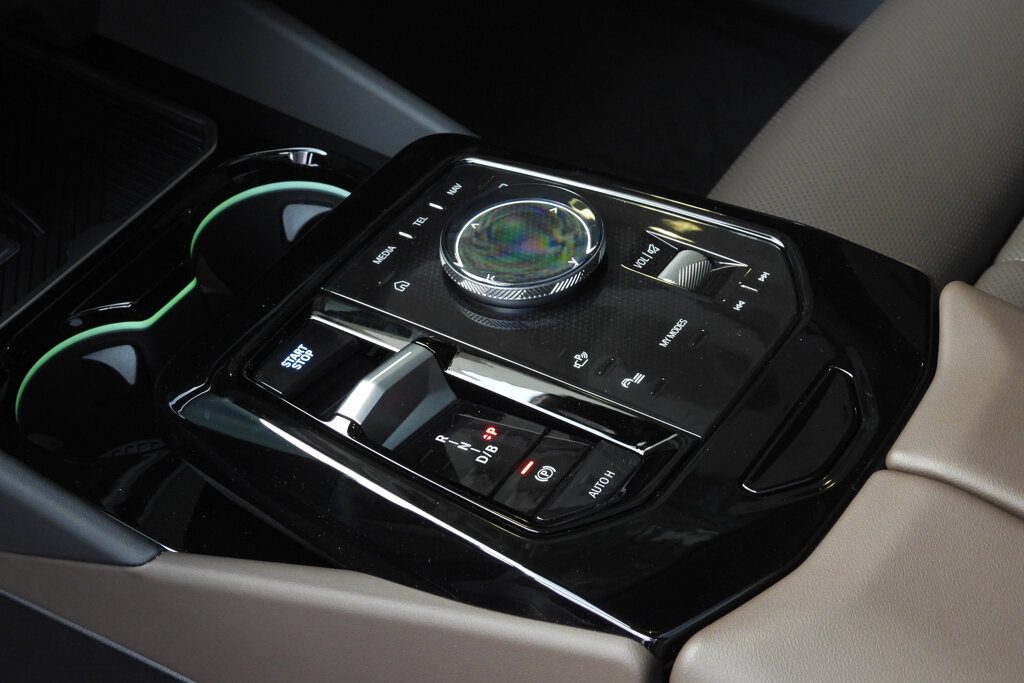 BMW i5 13