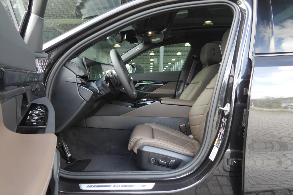 BMW i5 14