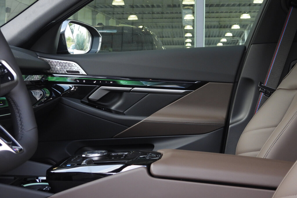 BMW i5 15