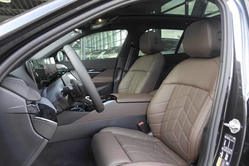 BMW i5 16