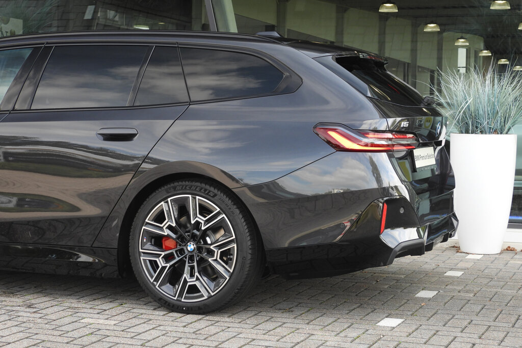 BMW i5 20