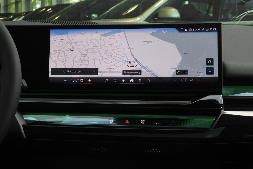 BMW i5 29
