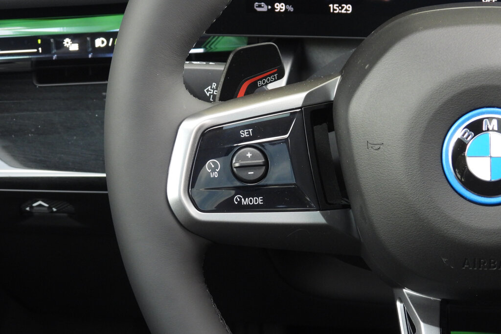 BMW i5 30