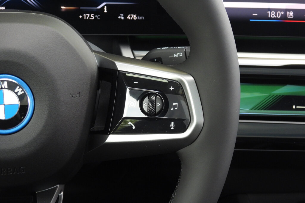BMW i5 31