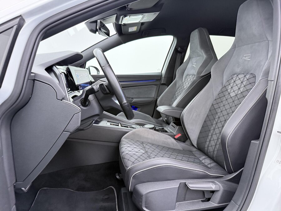 Volkswagen Golf 1.5 eTSI R-Line