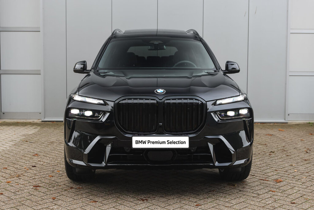 BMW X7 6