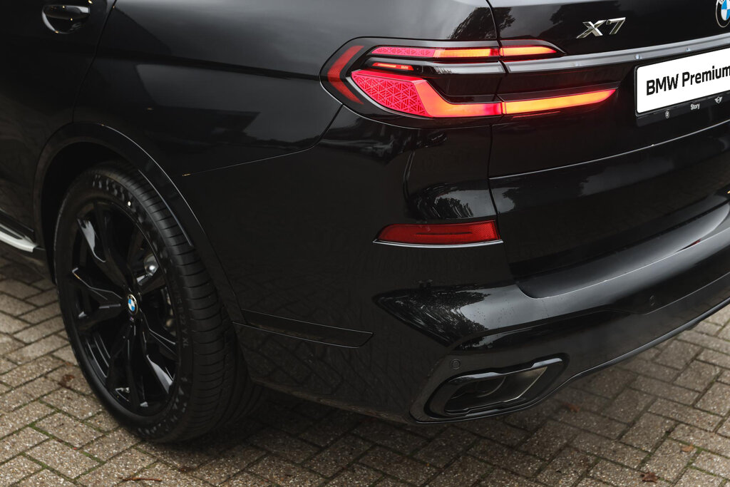 BMW X7 43
