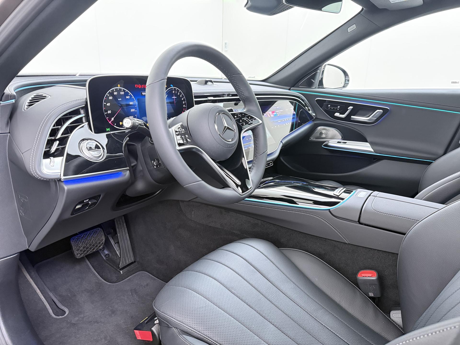 Mercedes-Benz E-klasse 300 e 4MATIC Exclusive Line - Afbeelding 2