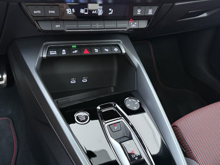 Audi A3 Sportback 45 TFSIe 272 PK S-line