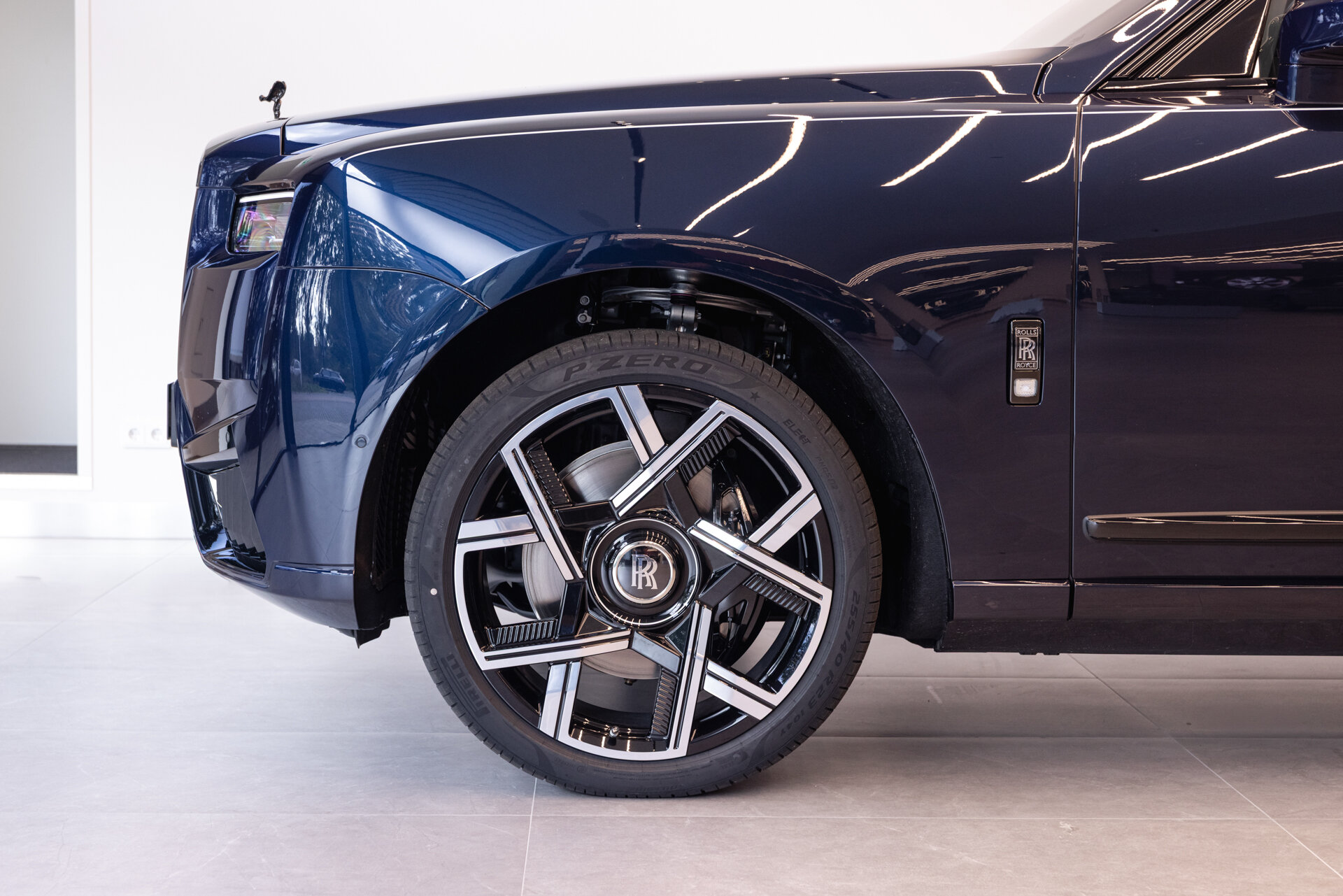 Rolls-Royce Cullinan - foto 11