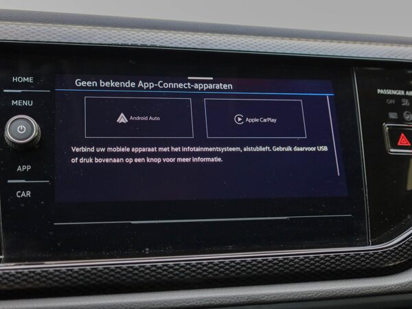 Apple Carplay/Android Auto Apple Carplay/Android Auto