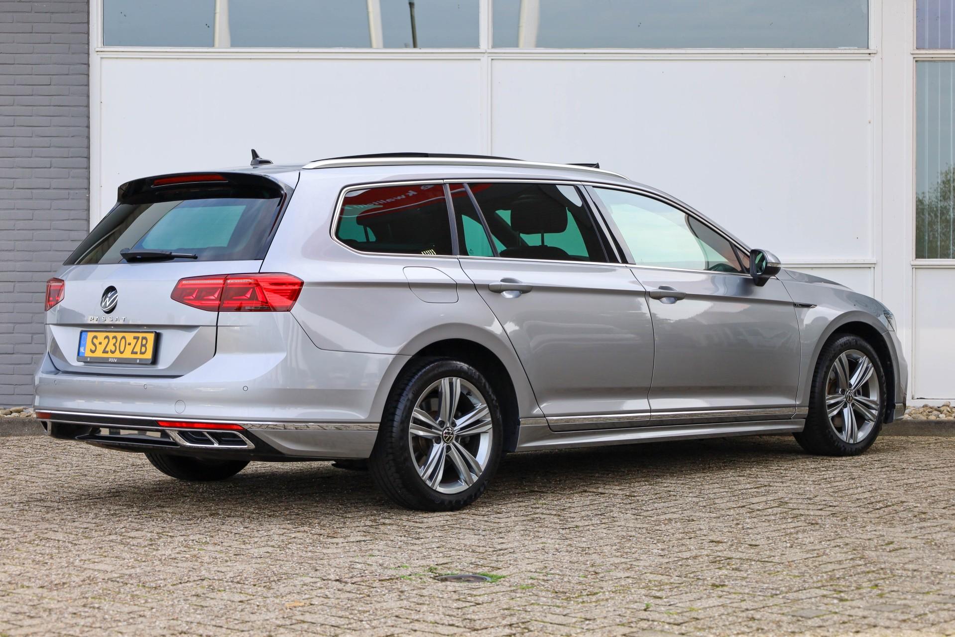 Volkswagen Passat Variant 1.5 TSI 150pk DSG R-Line Business + - Afbeelding 2