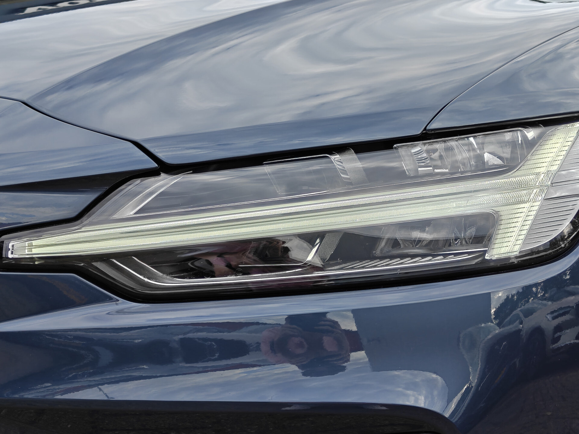 Volvo V60 T6 350PK Plug-in hybrid AWD Plus Dark - Afbeelding 3