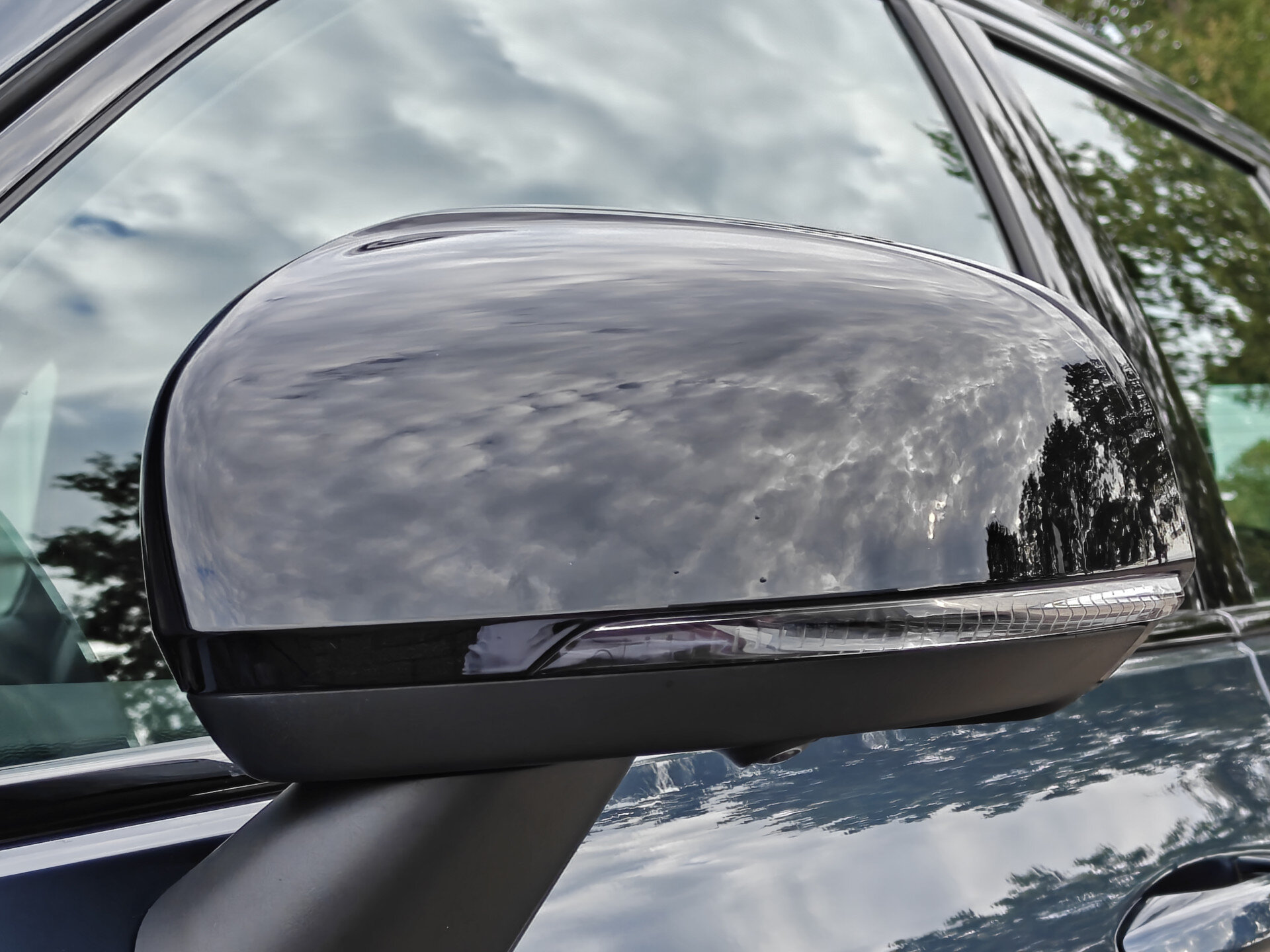 Volvo V60 T6 350PK Plug-in hybrid AWD Plus Dark - Afbeelding 5