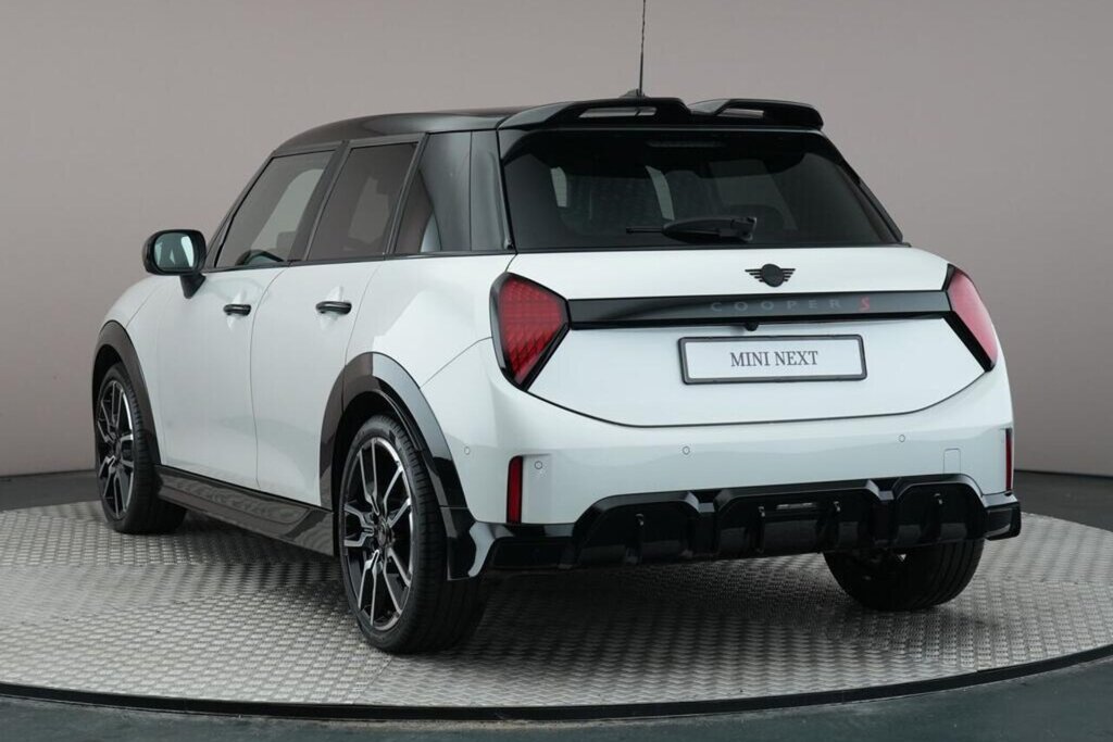 MINI 5-Deurs 6