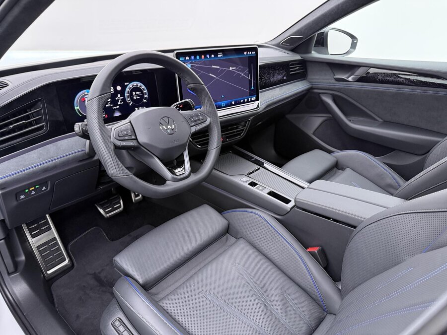 Volkswagen Passat Variant 1.5 eHybrid R-Line 272 PK