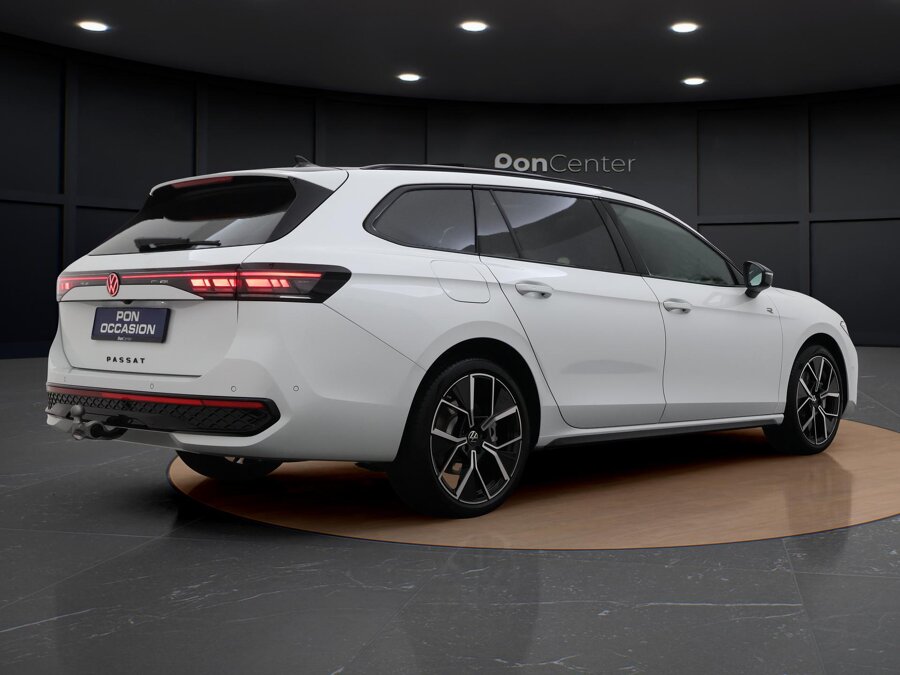 Volkswagen Passat Variant 1.5 eHybrid R-Line 272 PK